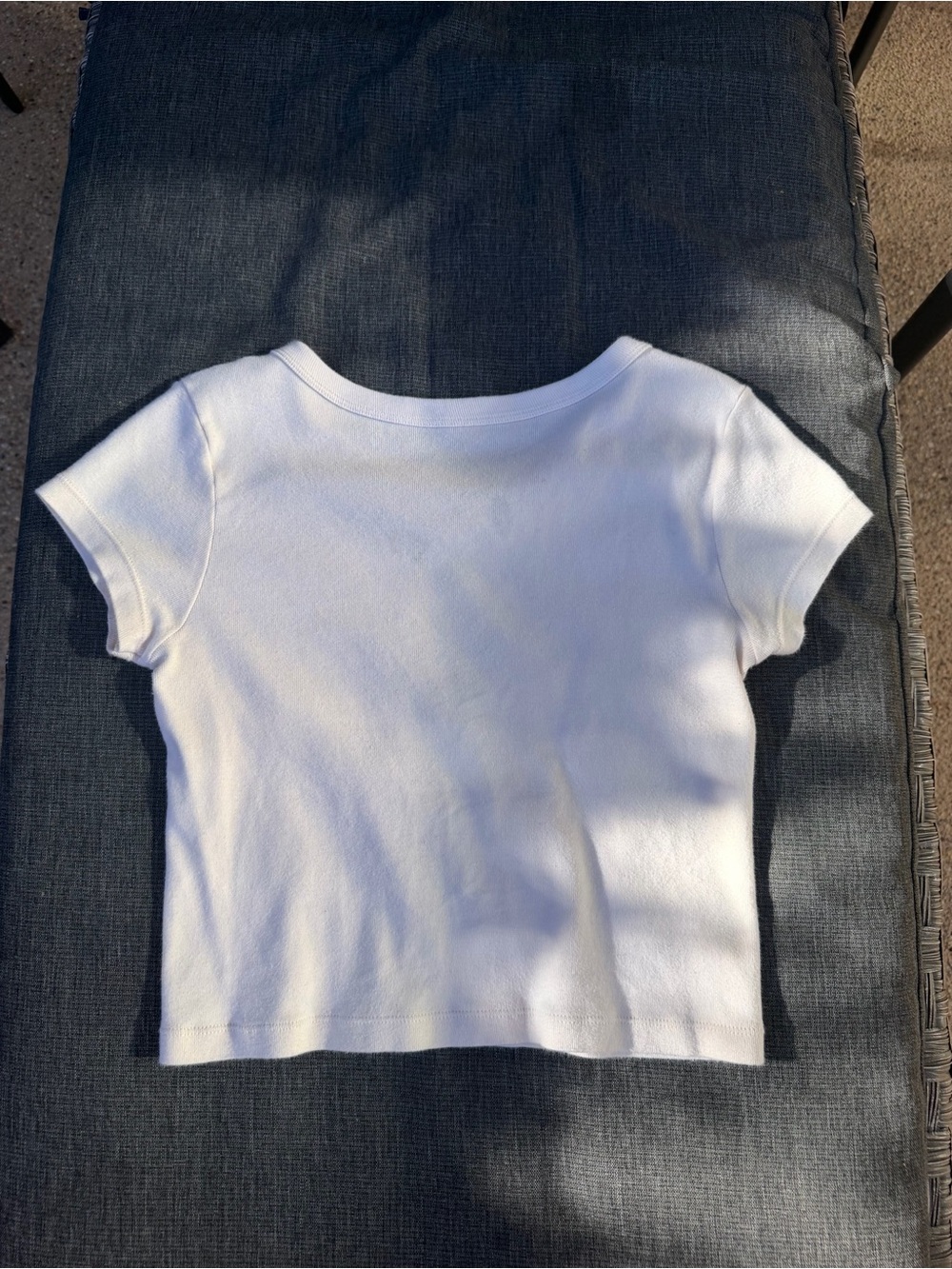 Brandy Melville Cream 'HAWAII' Cropped Tee - Picture 5 of 5